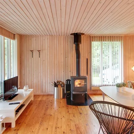 Hébergement de vacances Three-bedroom Holiday In *