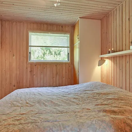 Three-bedroom Holiday In * Hals