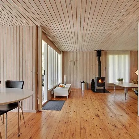 Hébergement de vacances Three-bedroom Holiday In *