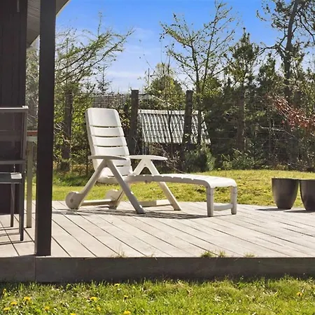 Three-bedroom Holiday In * Hals
